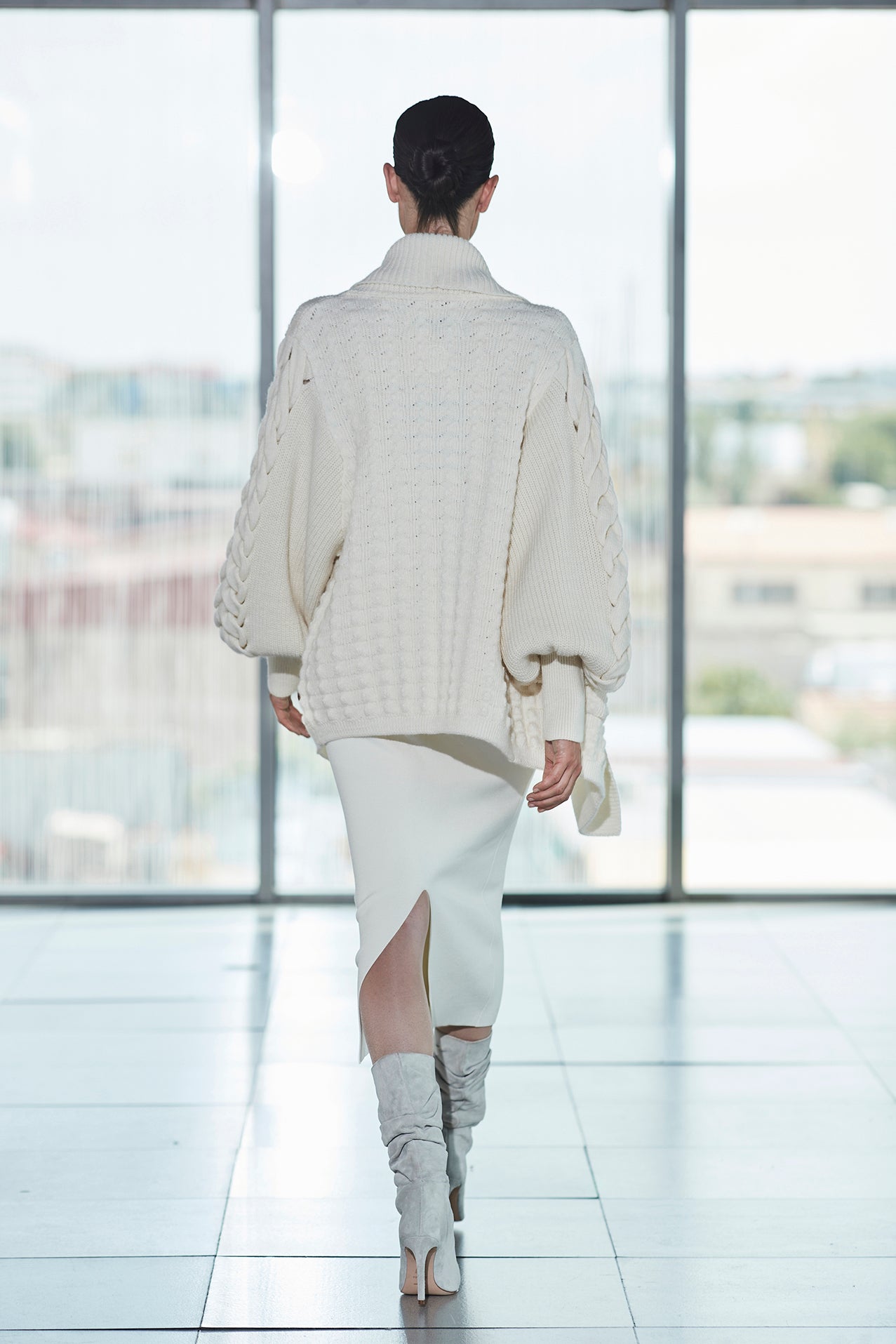 DANIELLE SHORT IVORY CARDIGAN