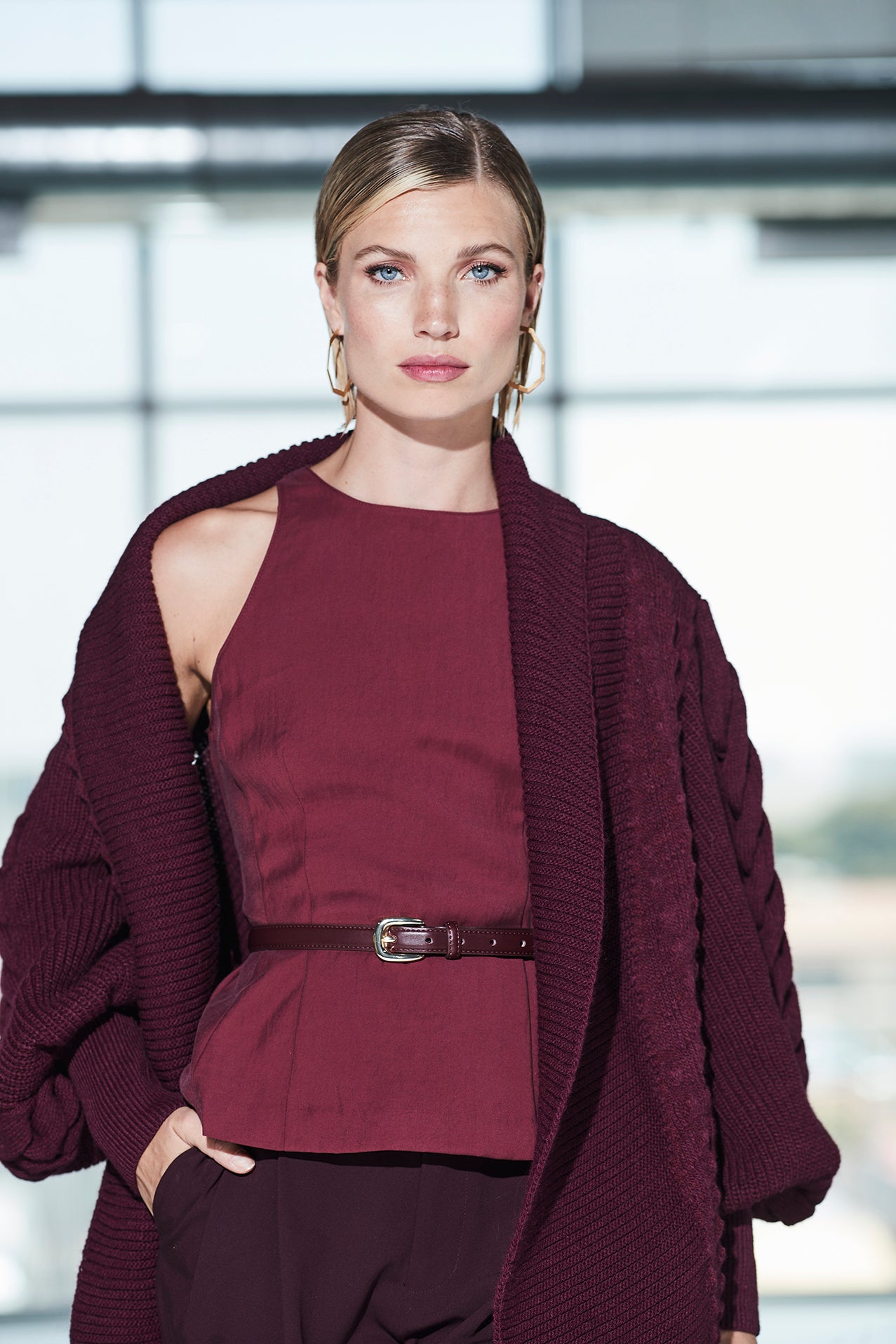 DANIELLE SHORT BURGUNDY CARDIGAN