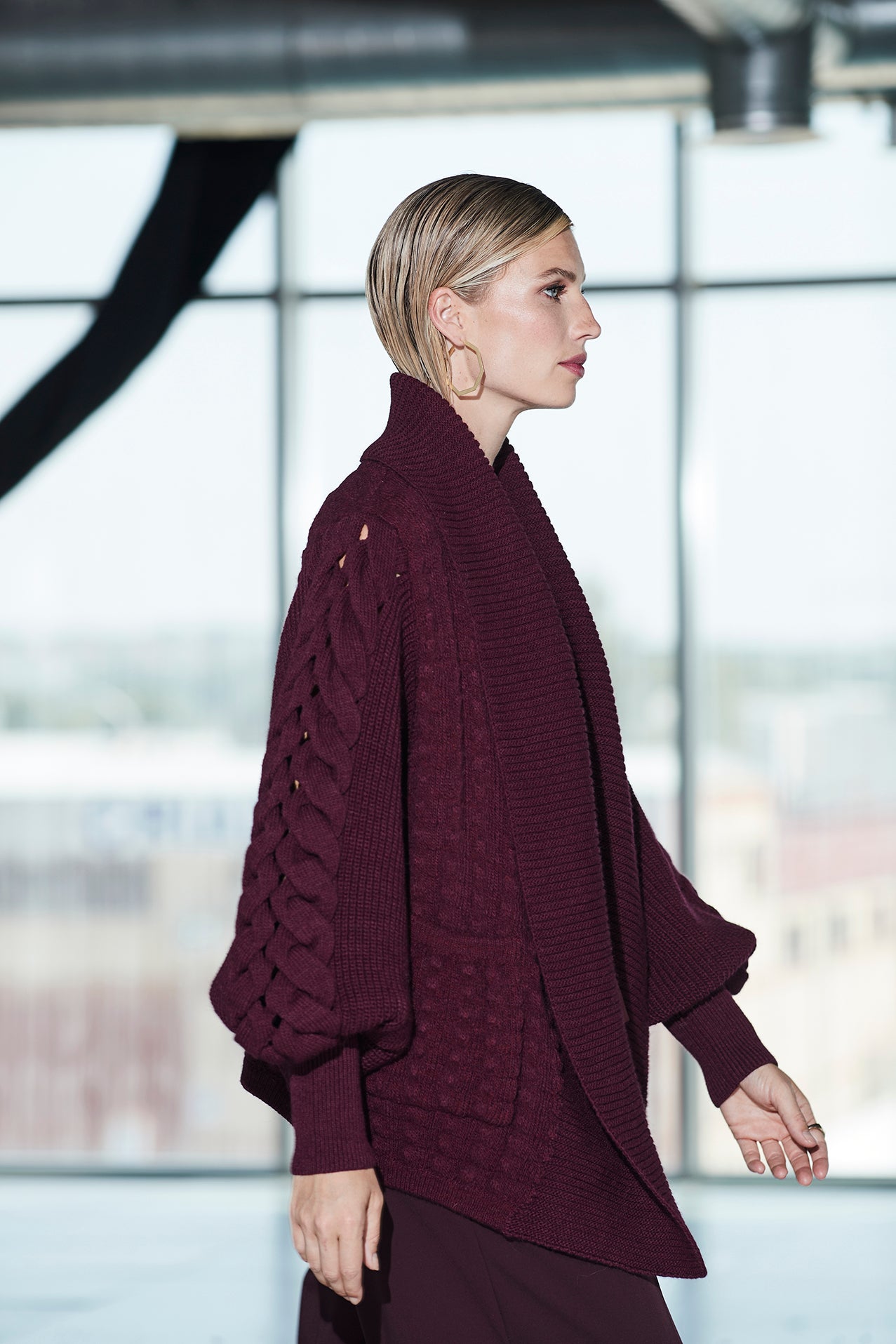 DANIELLE SHORT BURGUNDY CARDIGAN