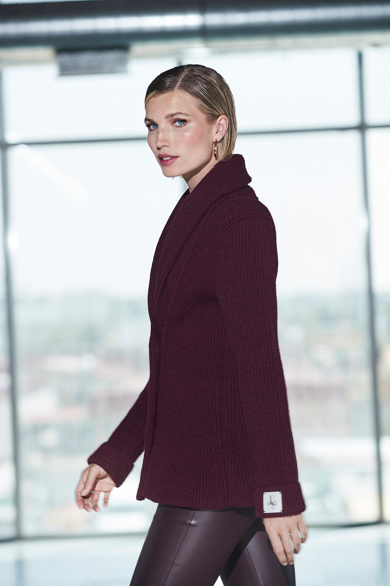 FITTED MAROON BABETTE JACKET