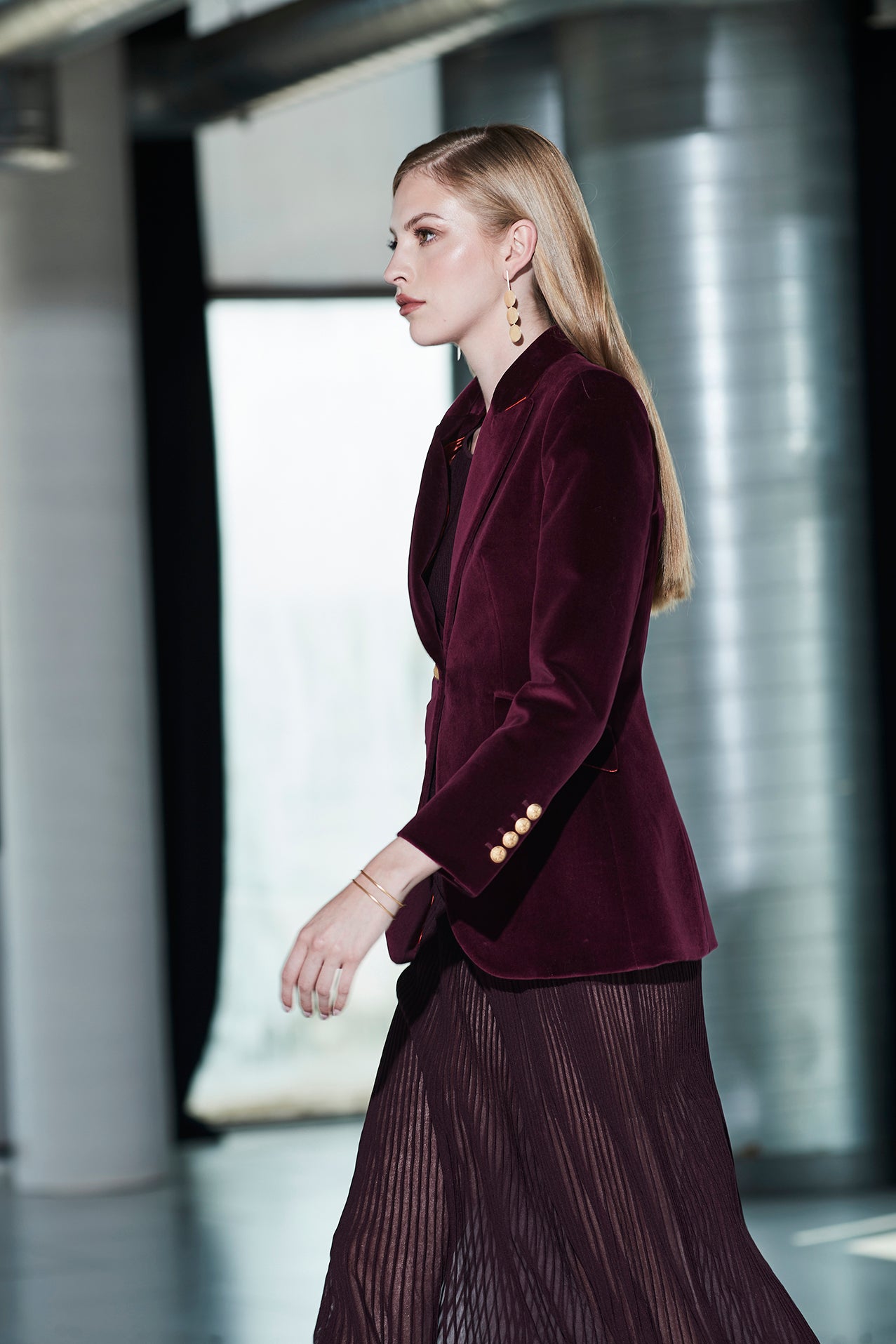 MERLOT PARIS VELVET BLAZER