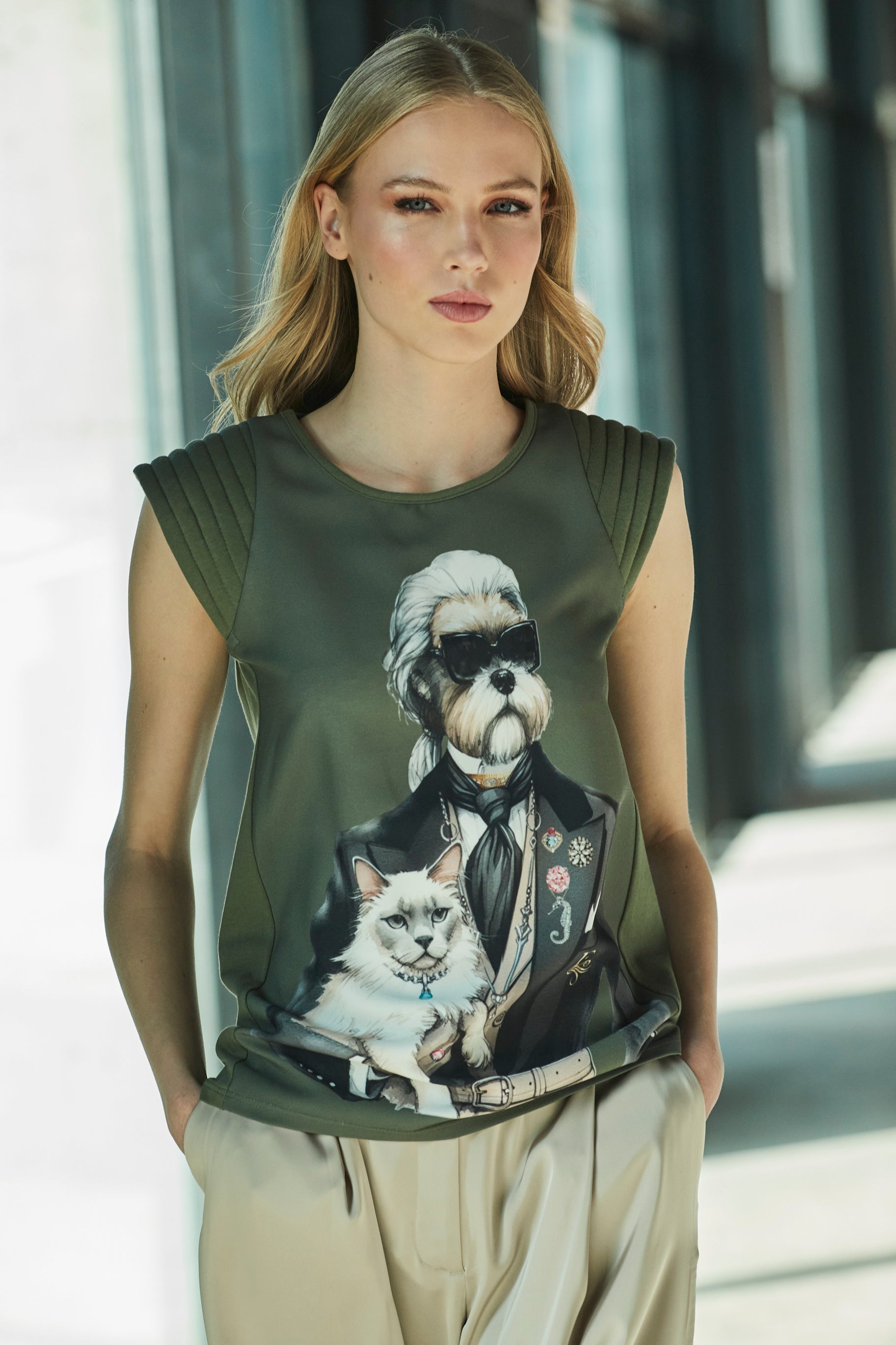 GREEN SWEET CAT T-SHIRT