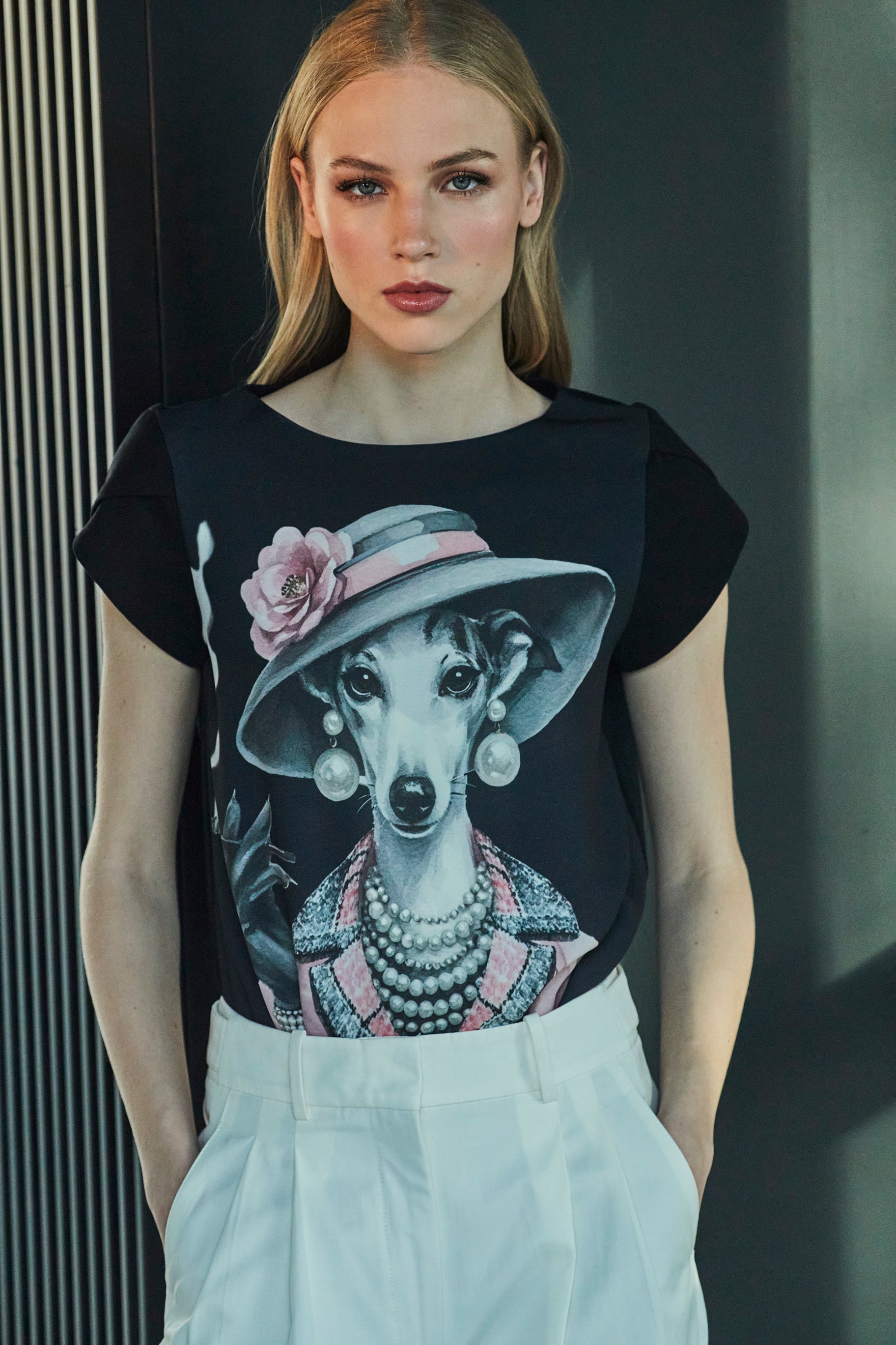 BLACK CAMELIA T-SHIRT