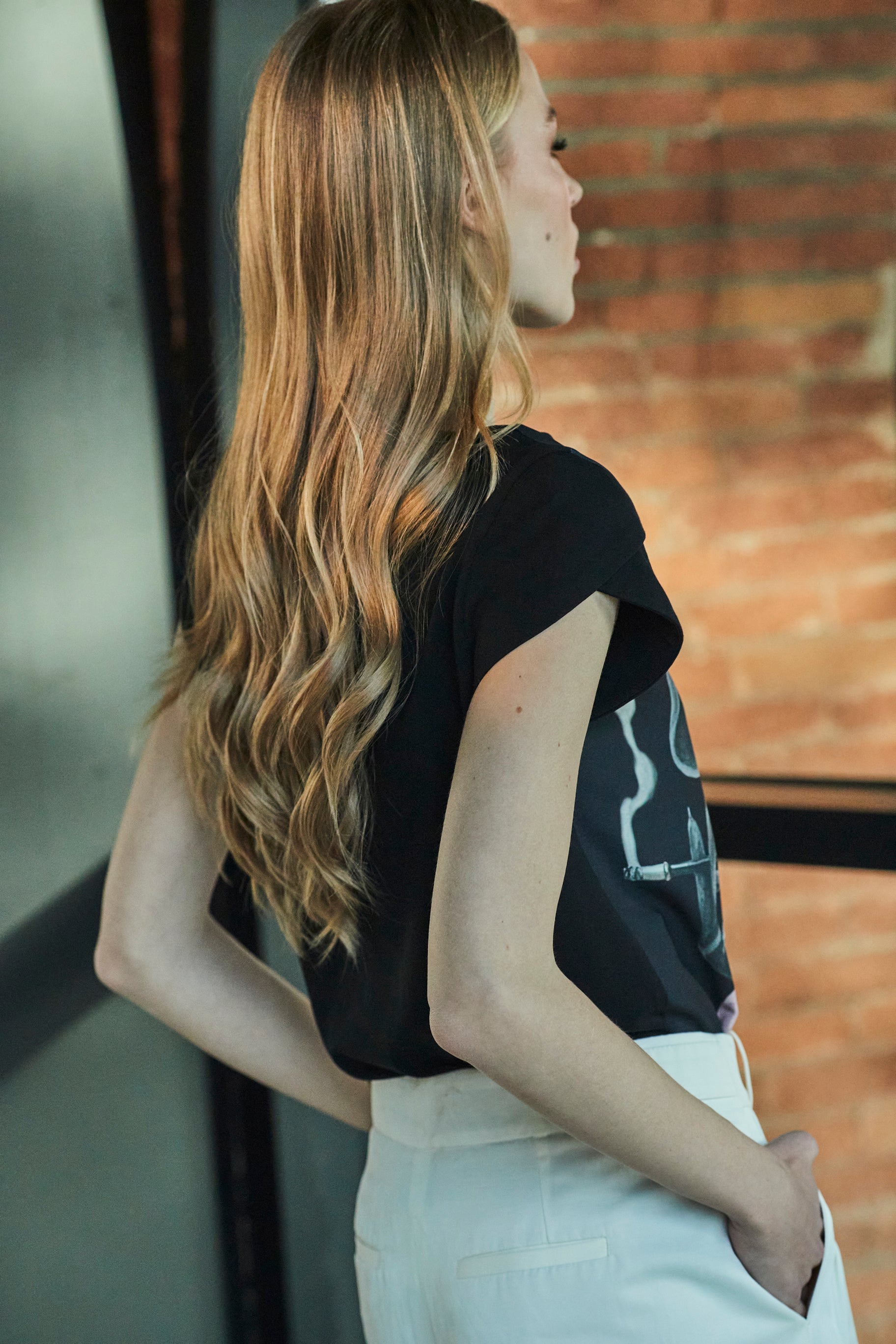 BLACK CAMELIA T-SHIRT