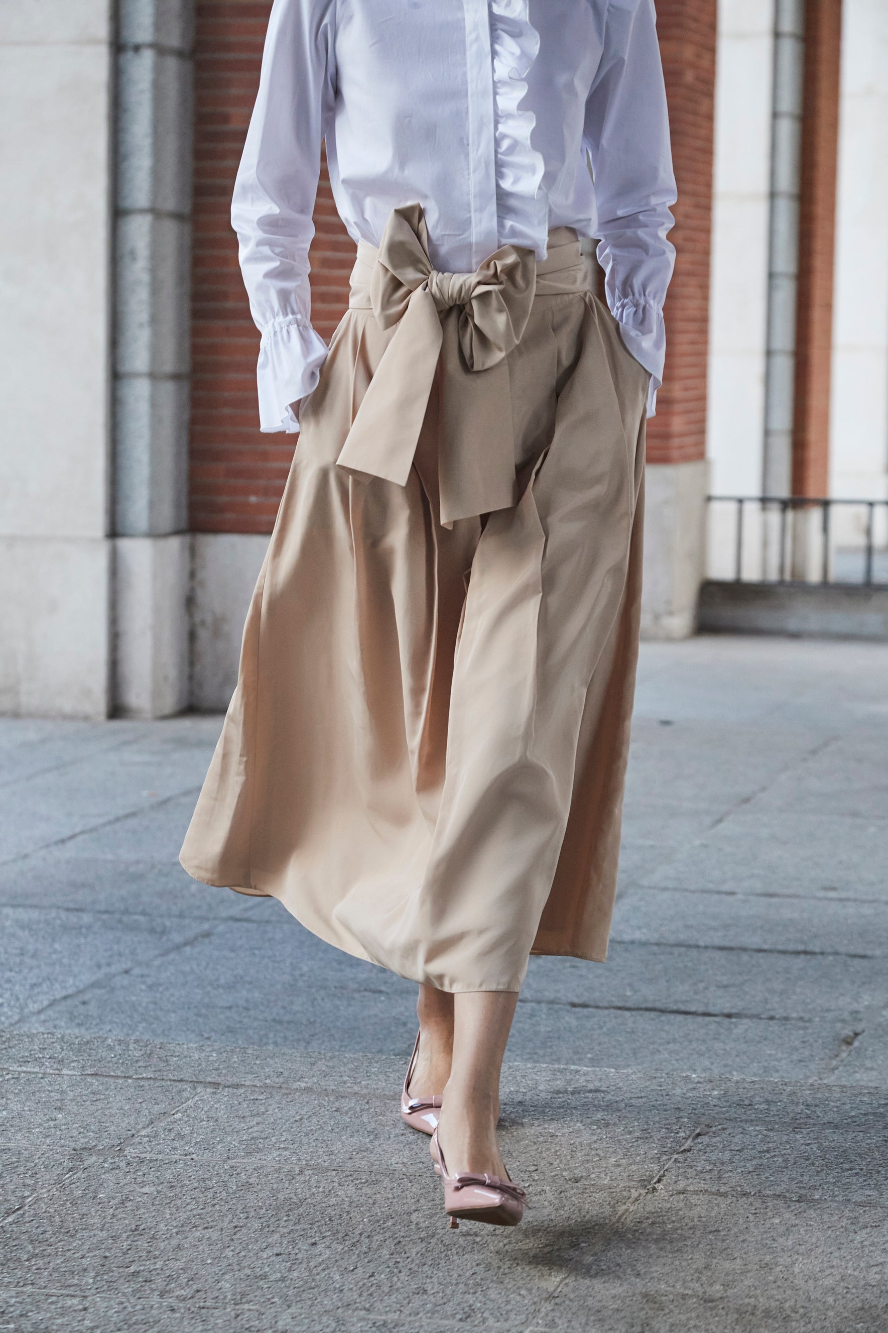 BEIGE TAFFETA MIDI SKIRT