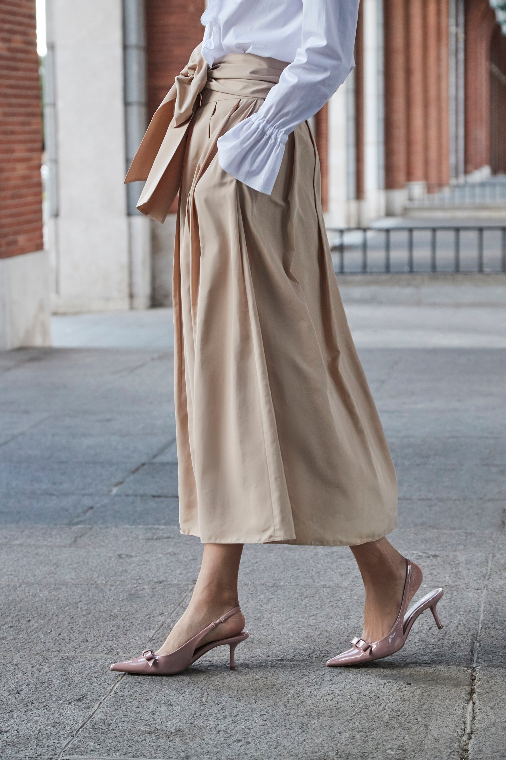 BEIGE TAFFETA MIDI SKIRT