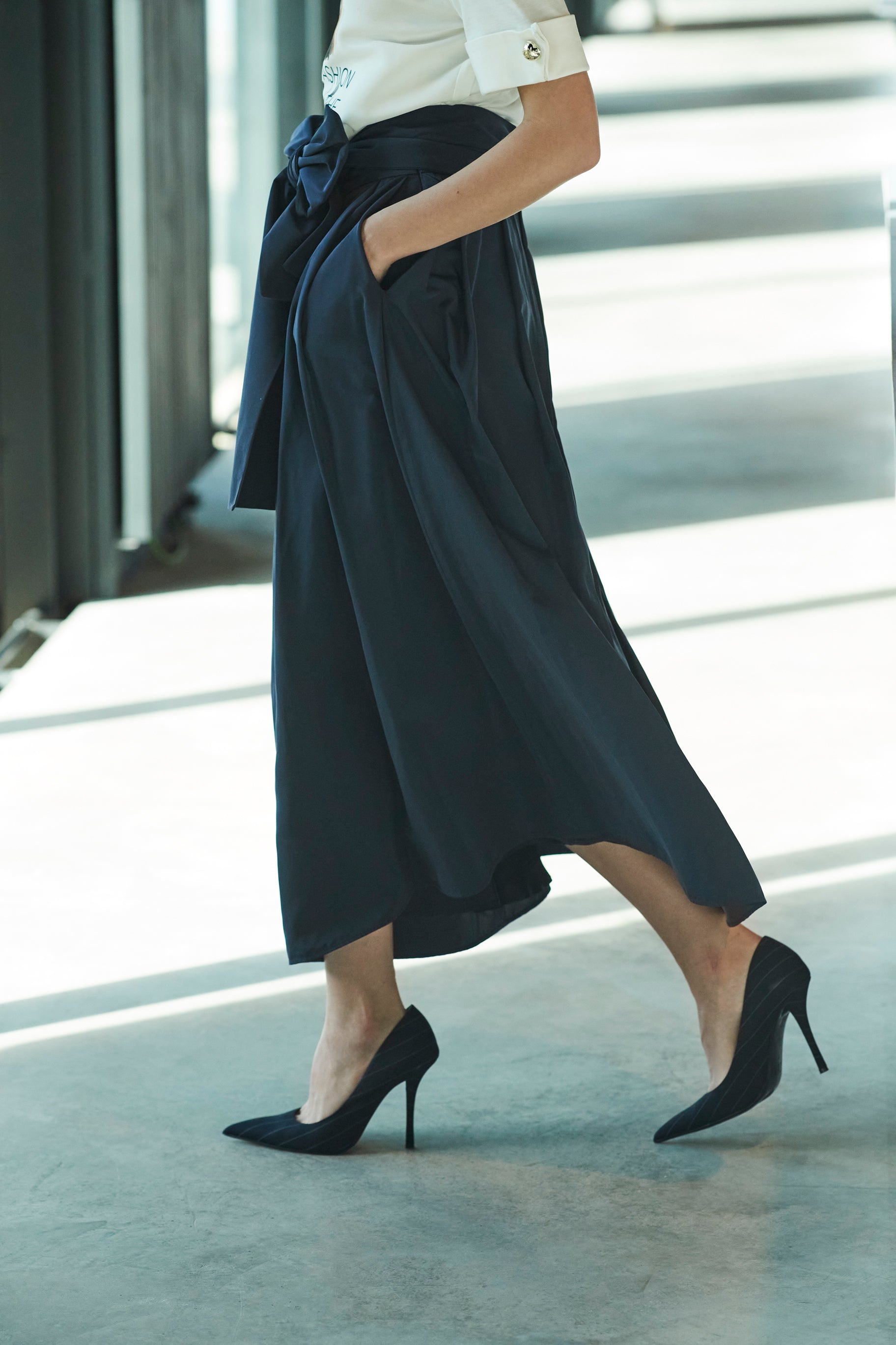 FALDA MIDI MARINO TAFETA