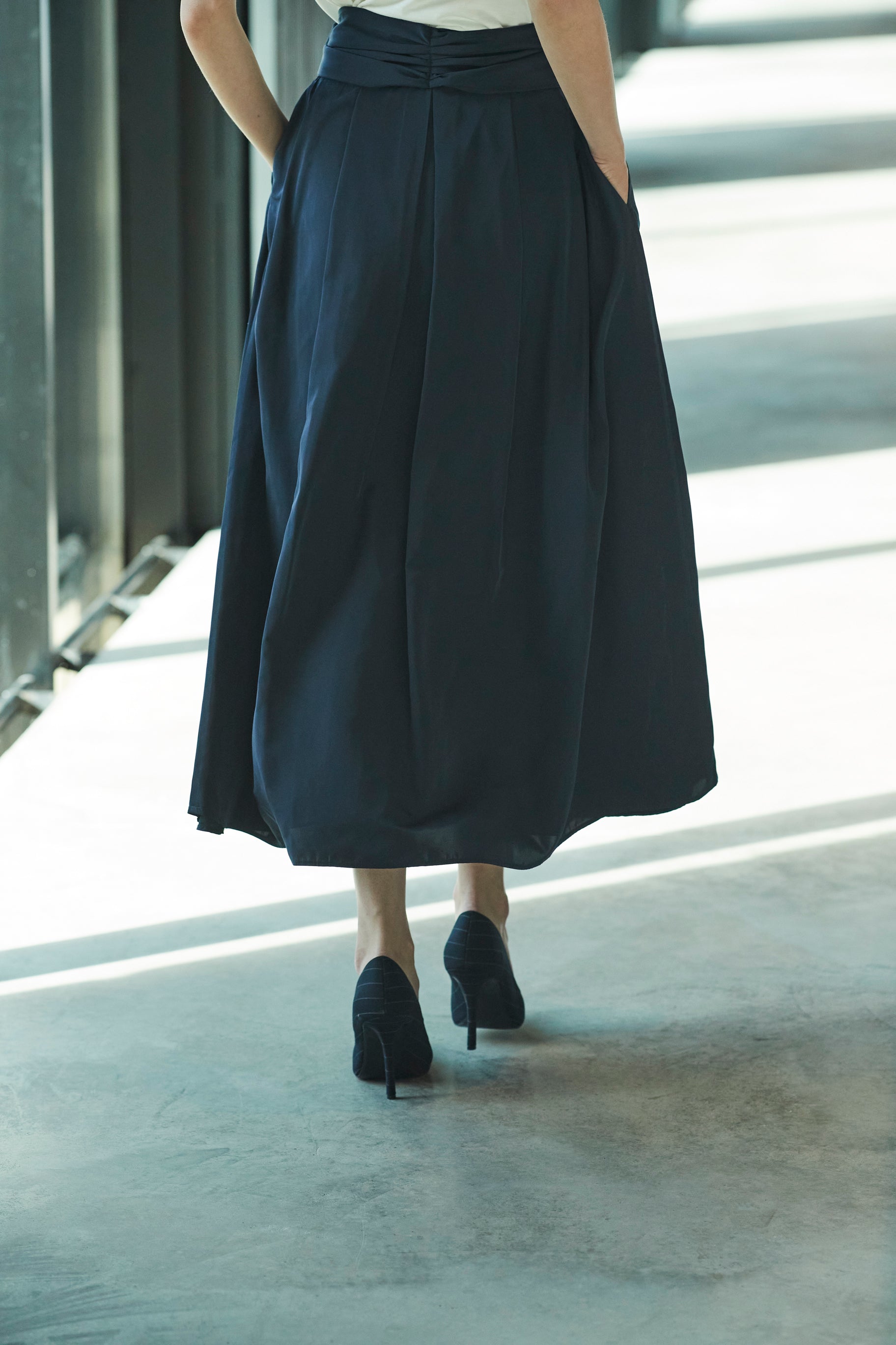 FALDA MIDI MARINO TAFETA
