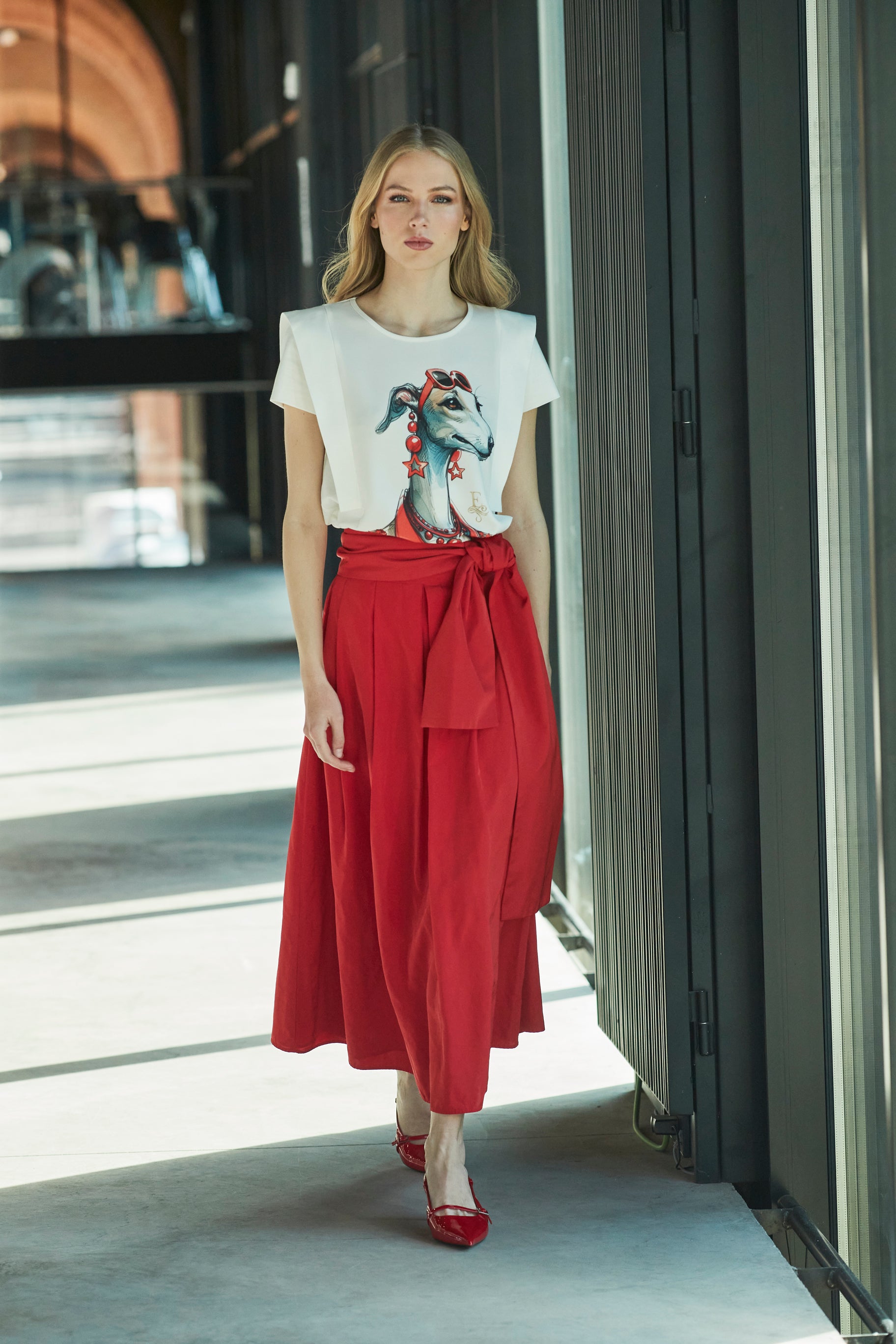 FALDA MIDI ROJO TAFETA