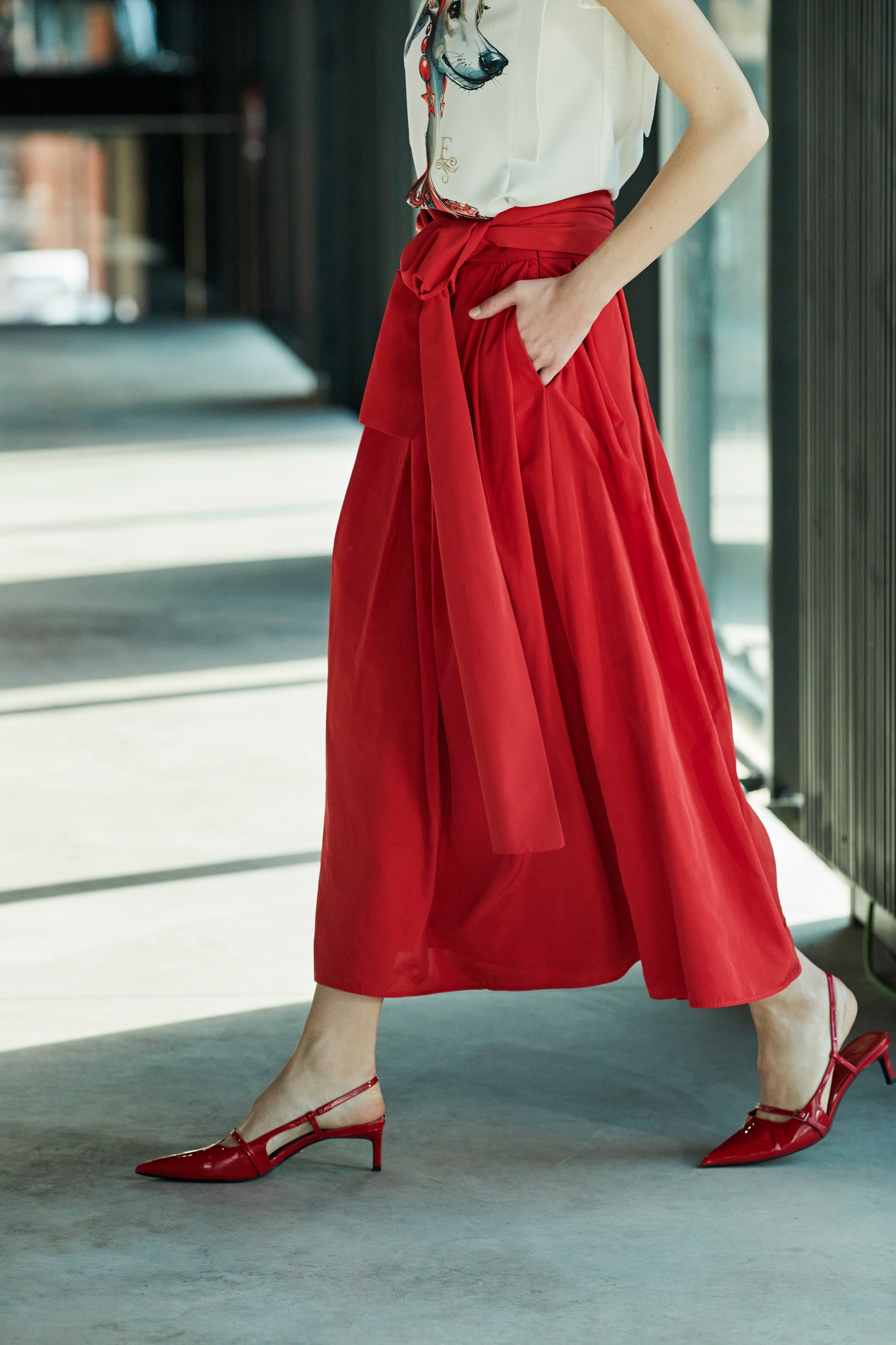 FALDA MIDI ROJO TAFETA