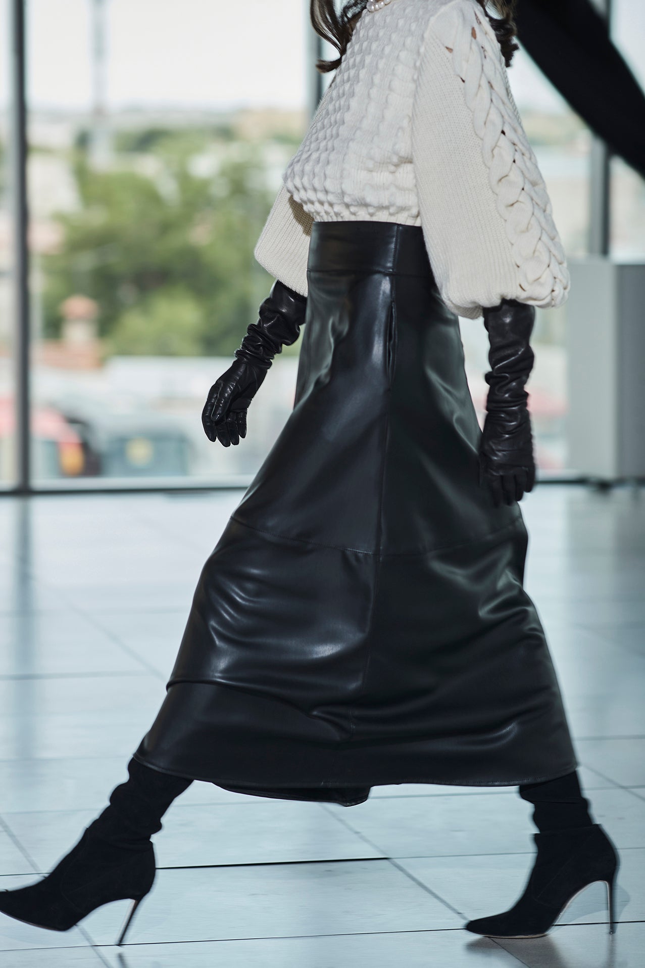 OLIVE BLACK FAUX LEATHER EFFECT MIDI SKIRT