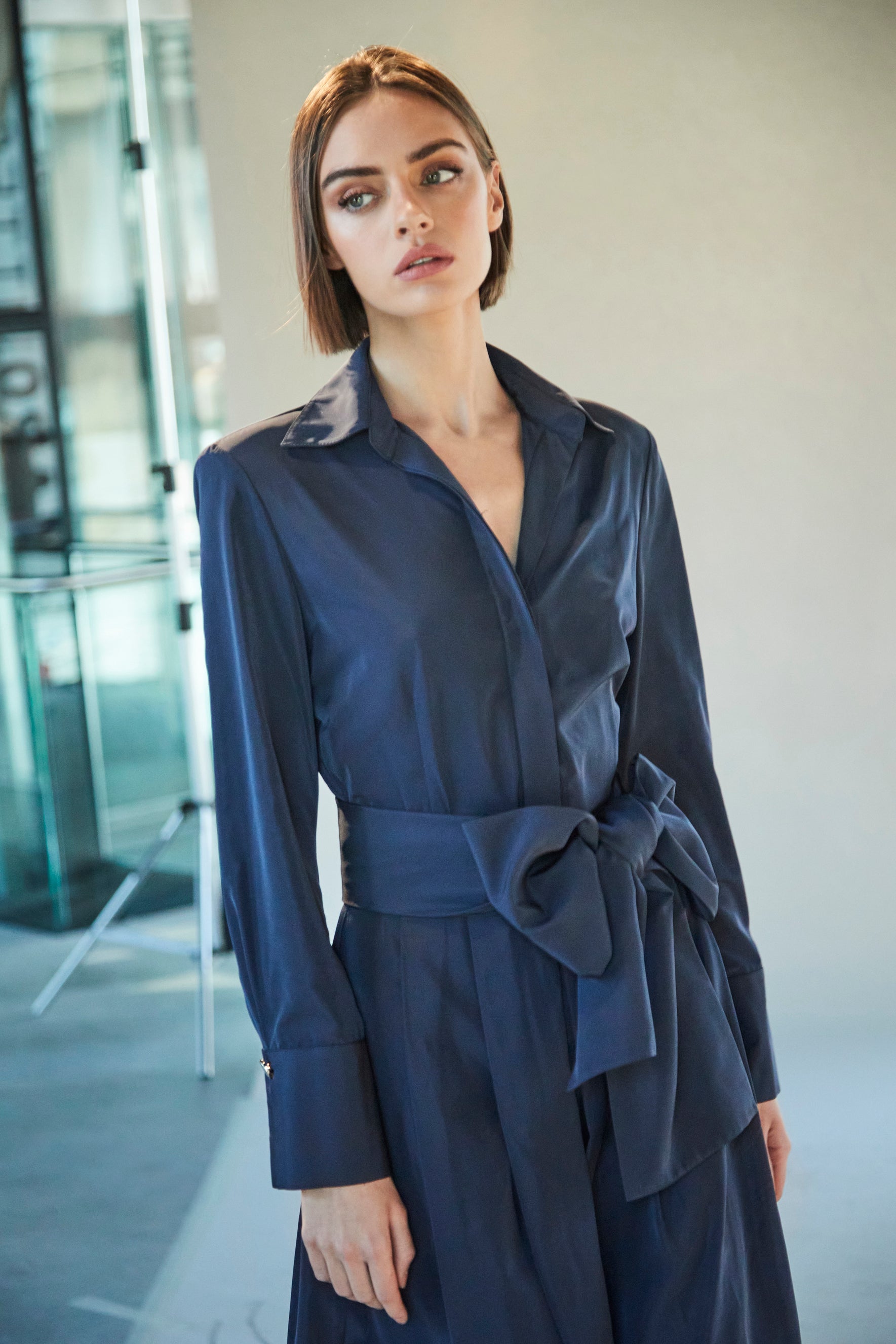 VESTIDO CAMISERO LISO MARINO CORNELIA