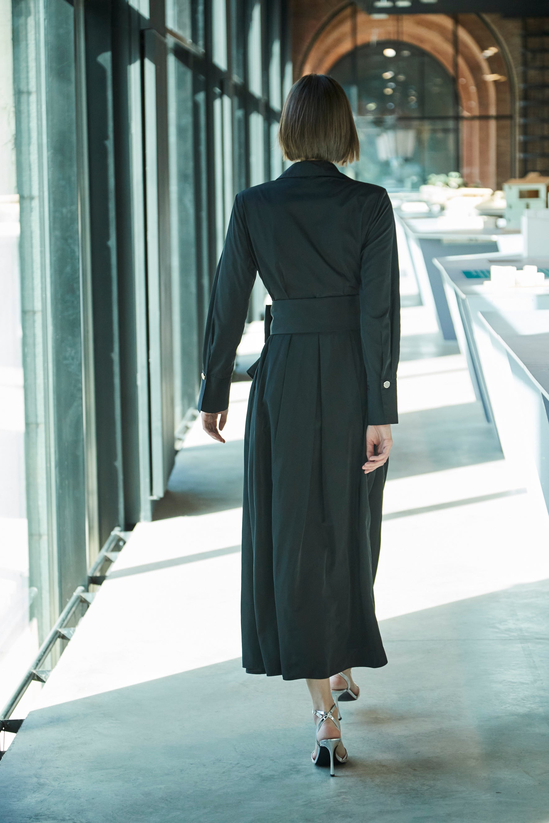 VESTIDO CAMISERO LISO NEGRO CORNELIA