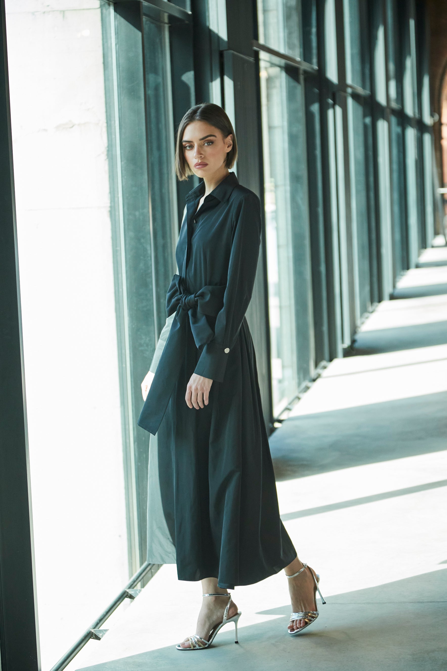 VESTIDO CAMISERO LISO NEGRO CORNELIA