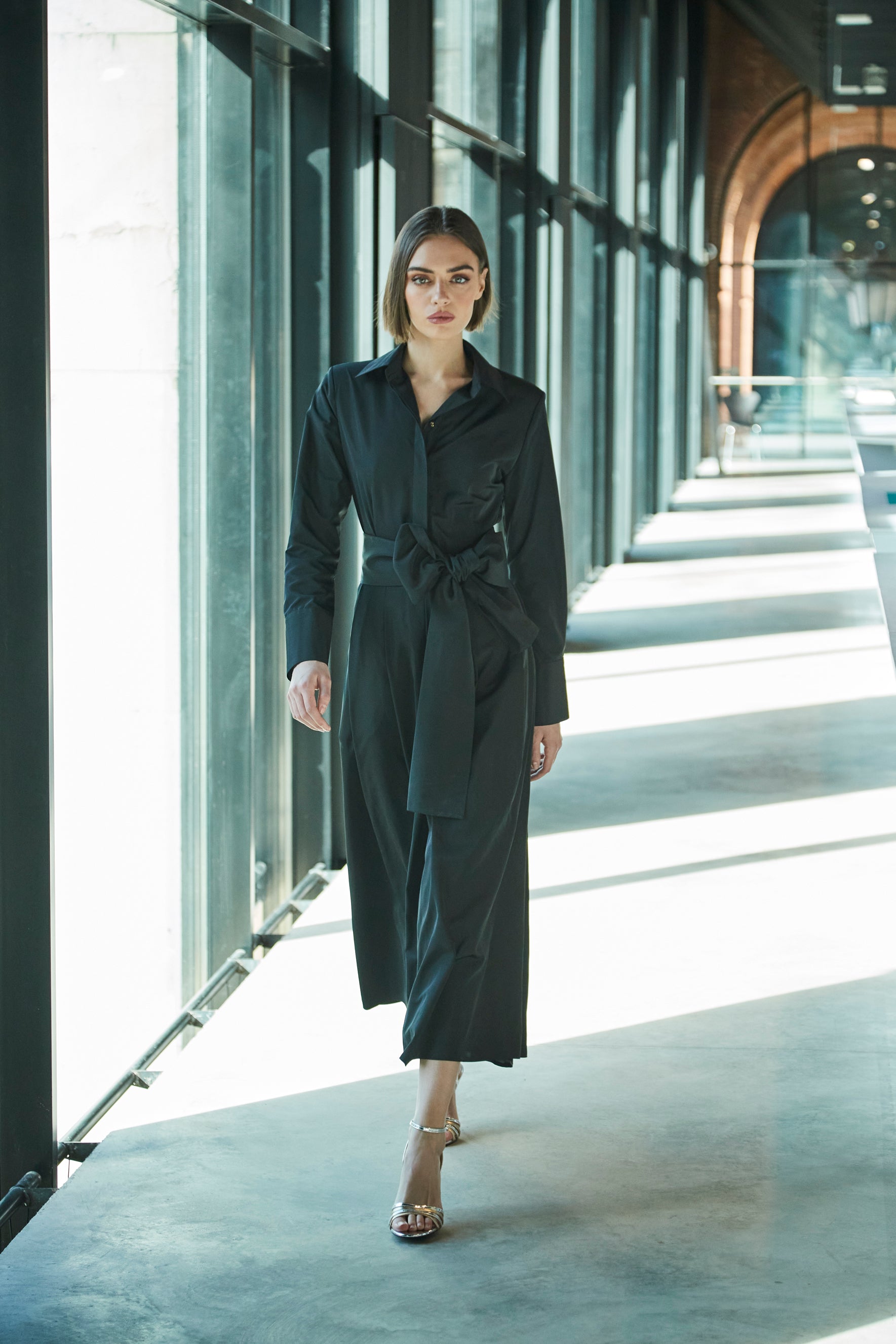 VESTIDO CAMISERO LISO NEGRO CORNELIA