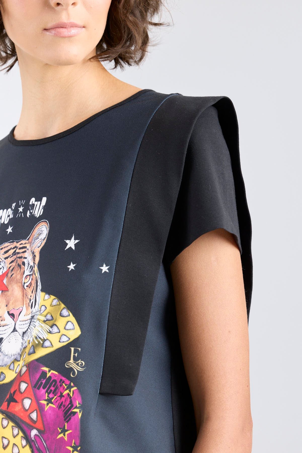 Black Tiger Print T-Shirt - Limited Edition - THE EXTREME COLLECTION