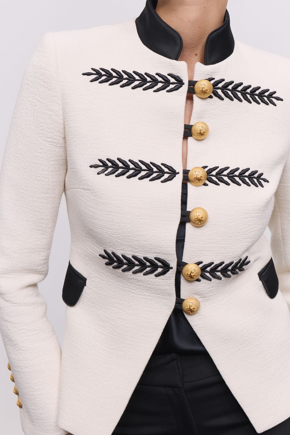 Cropped Embroidered Blazer Renata 01 - Limited Edition - THE EXTREME COLLECTION