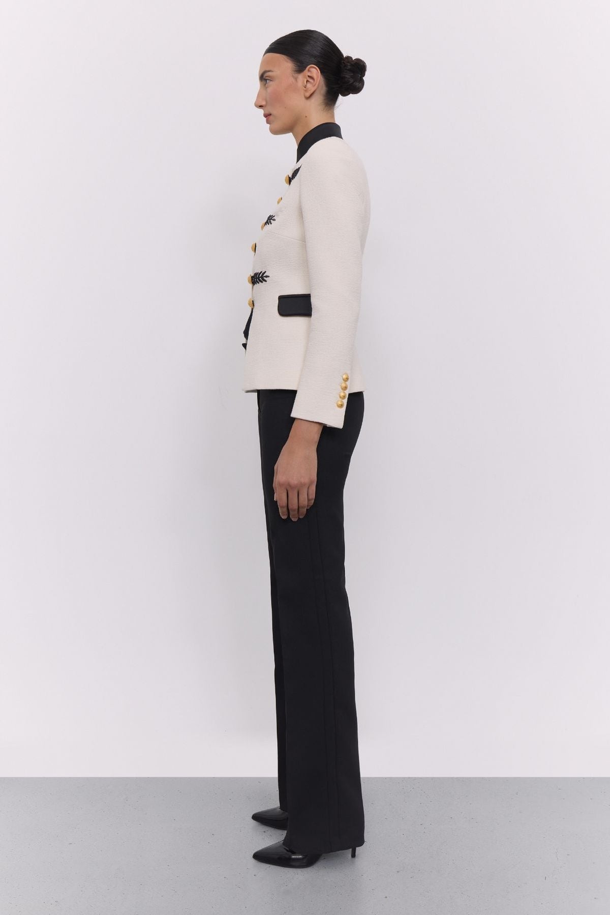 Cropped Embroidered Blazer Renata 01 - Limited Edition - THE EXTREME COLLECTION