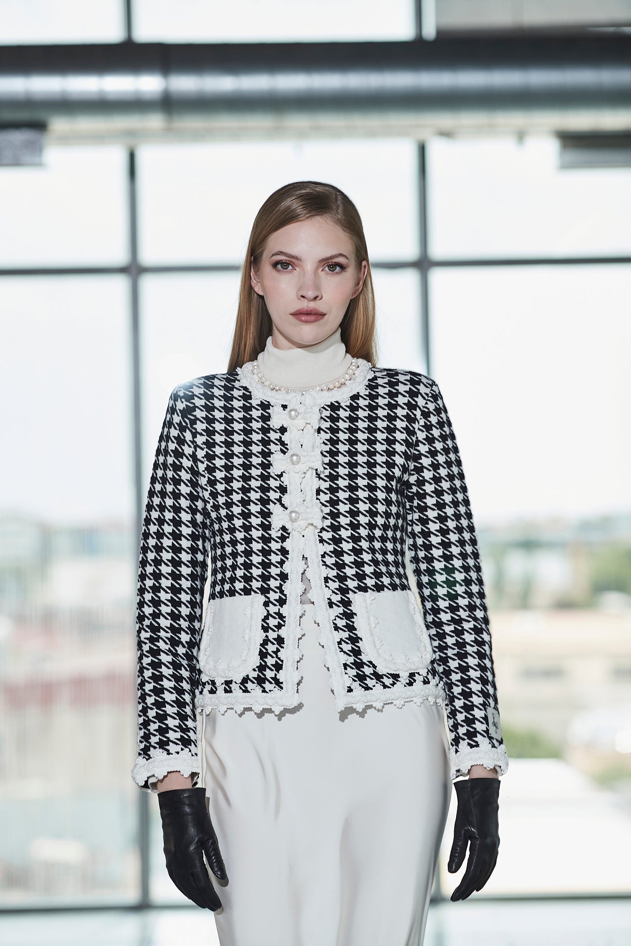 GENEVA SHORT IVORY HOUNDSTOOTH JACKET - THE EXTREME COLLECTION