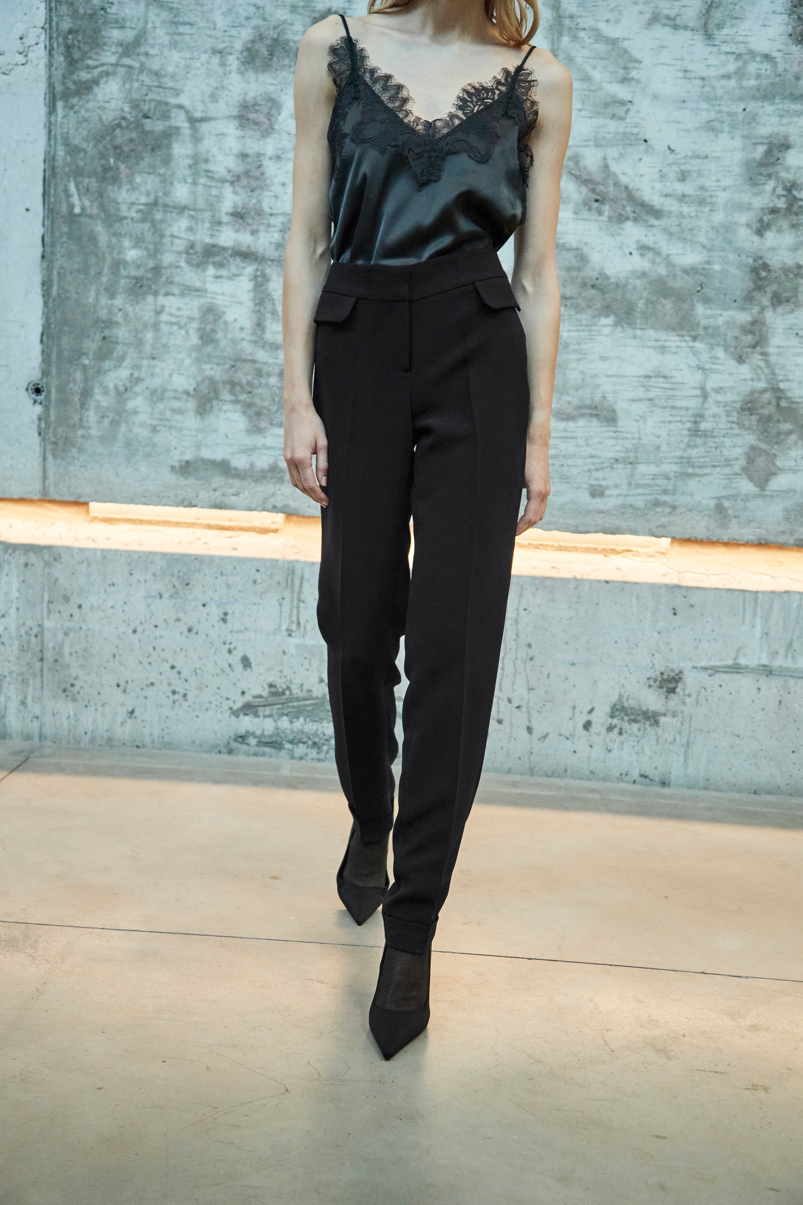 OLIVIA BLACK PLEATED TROUSERS