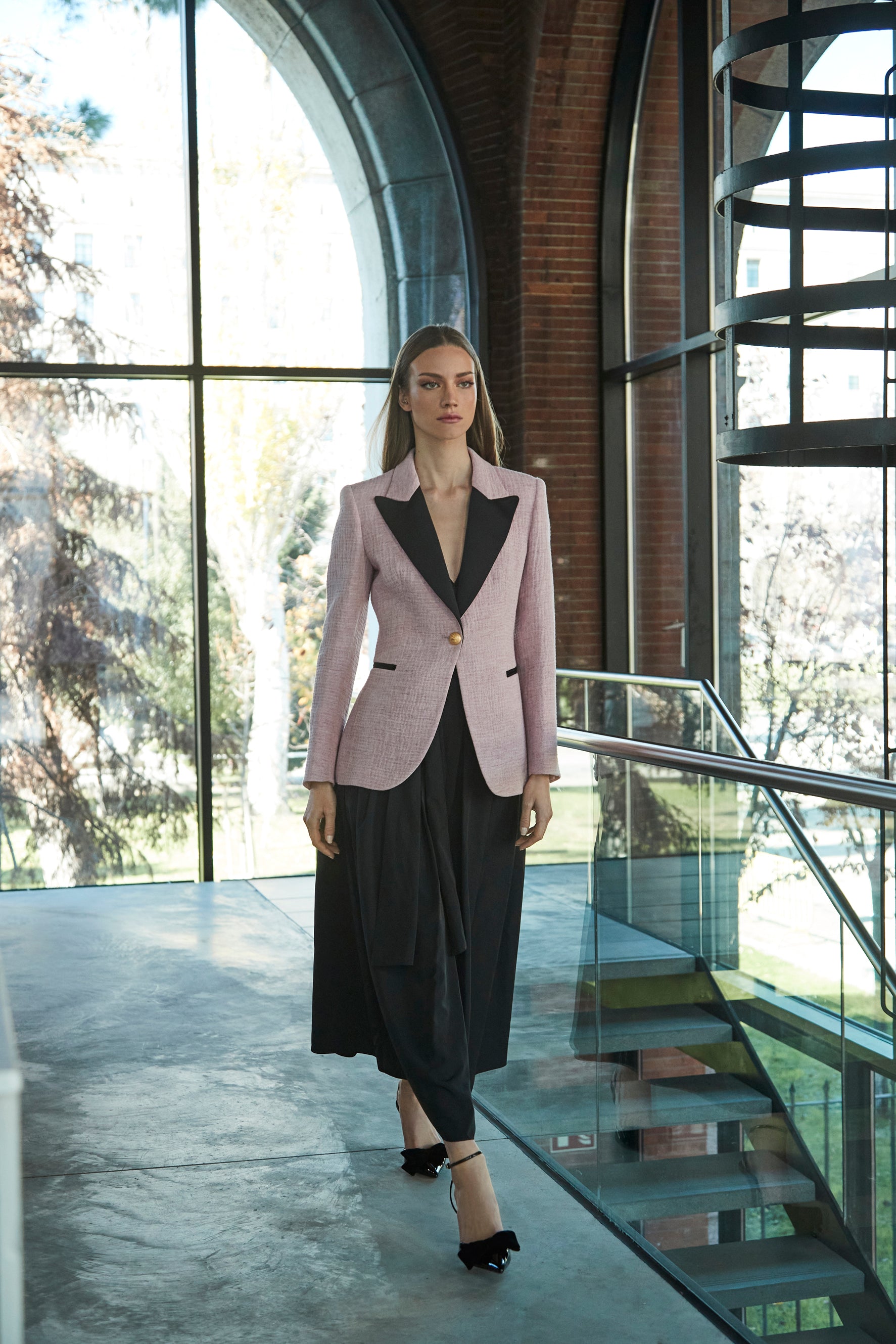 BLAZER ROSA SOLAPA NEGRA CIPRIANI