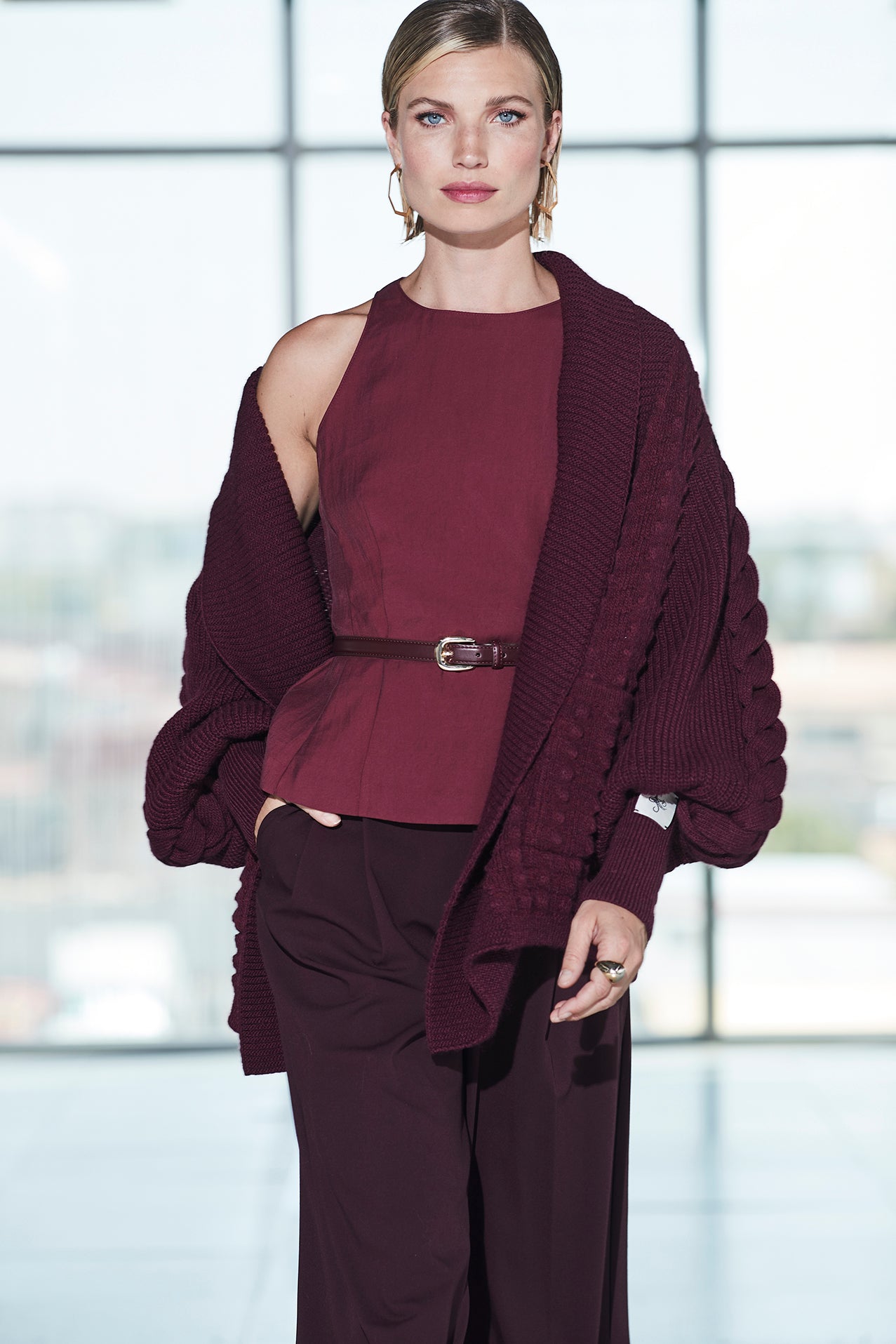 DANIELLE SHORT BURGUNDY CARDIGAN