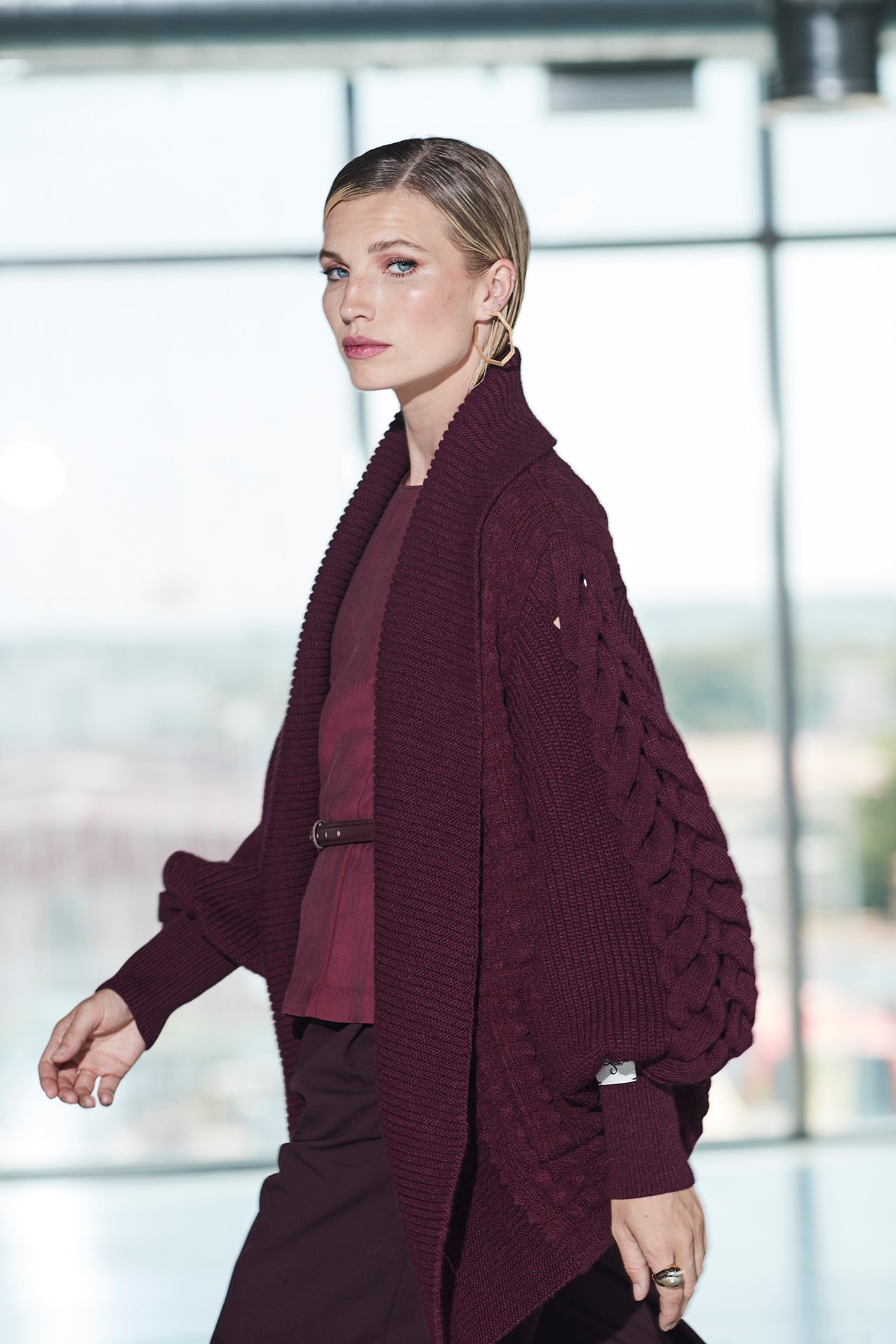 DANIELLE SHORT BURGUNDY CARDIGAN
