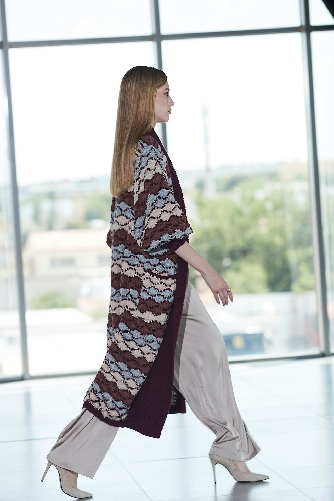 HENRIETTE LONG BURGUNDY WAVY CARDIGAN
