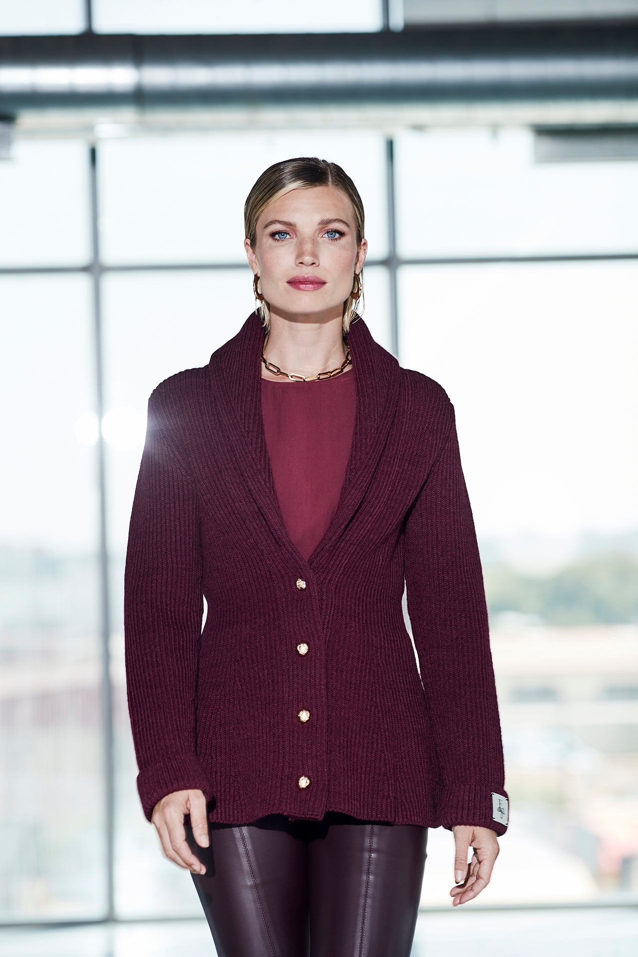 FITTED MAROON BABETTE JACKET