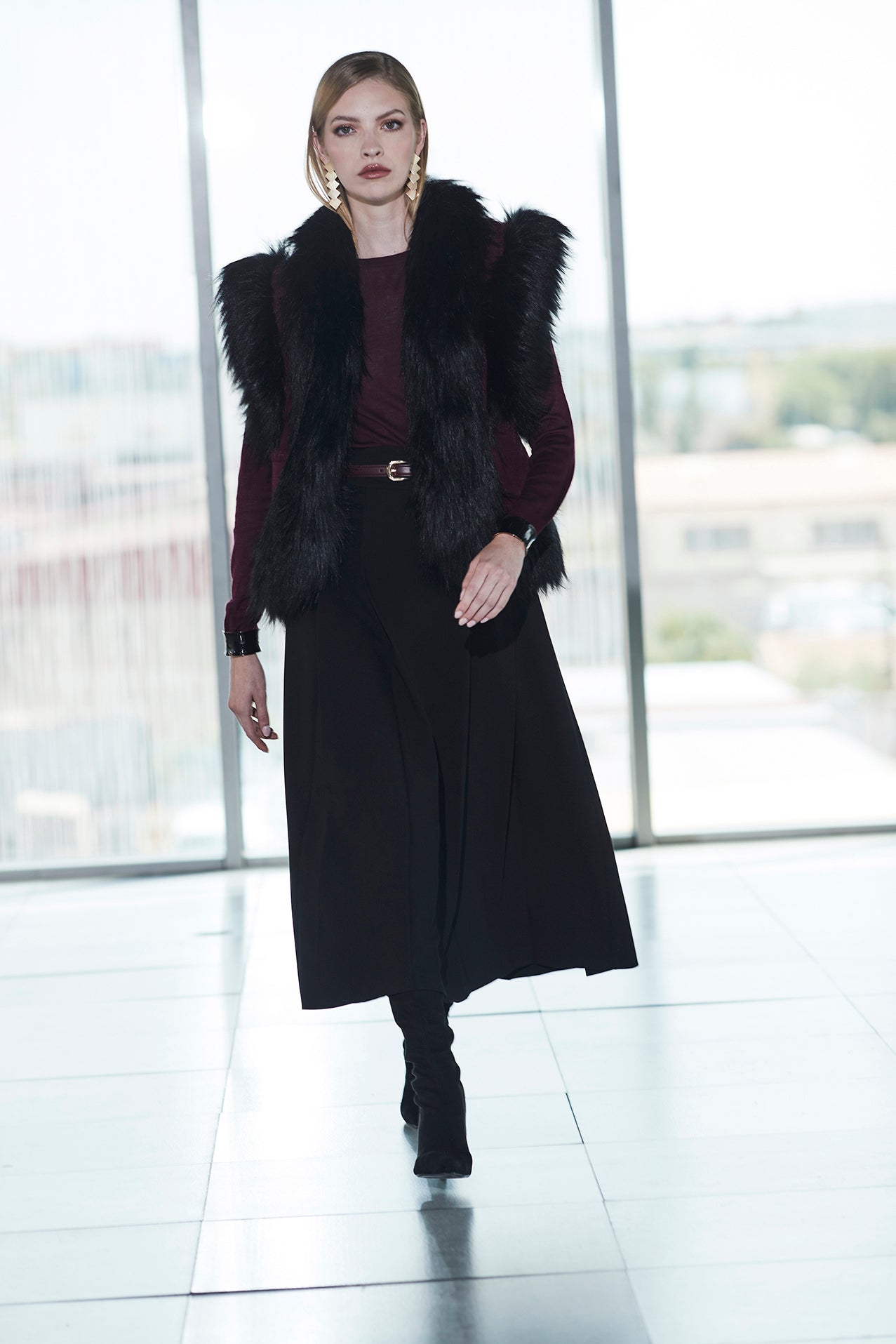 FLEUR BURGUNDY JACQUARD VEST