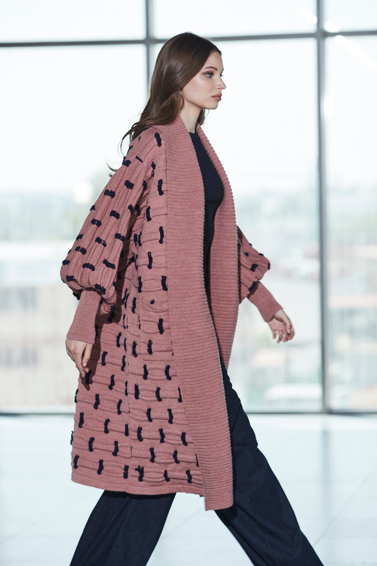 SOPHIE PINK LONG KNIT COAT WITH RIBS.