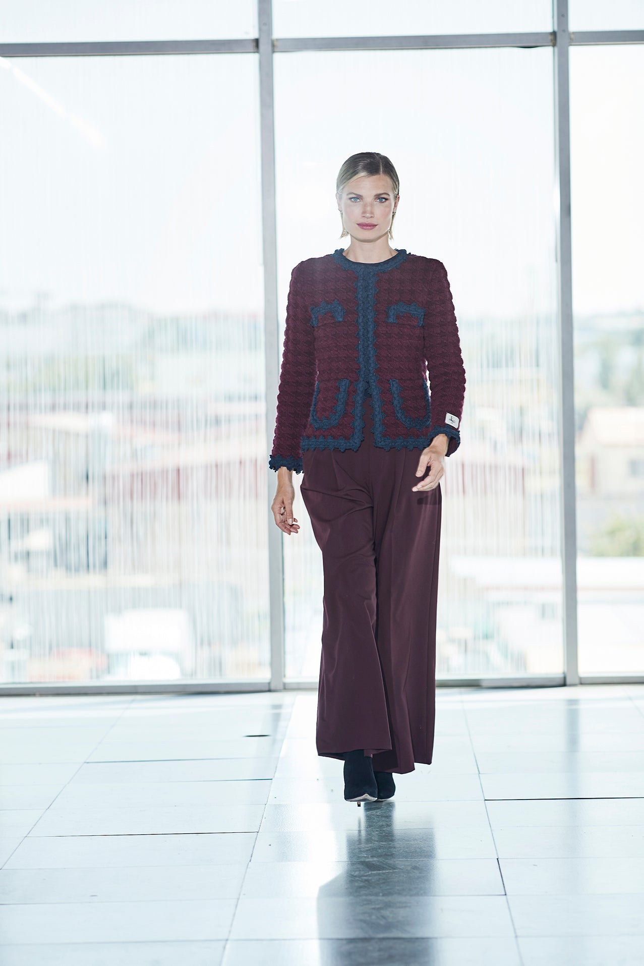VIOLETTE SHORT GARNET JACKET