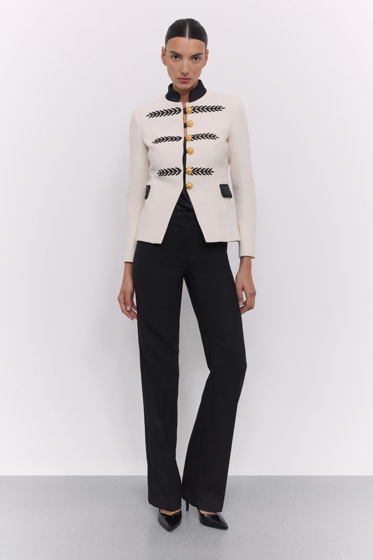 Cropped Embroidered Blazer Renata 01 - Limited Edition - THE EXTREME COLLECTION