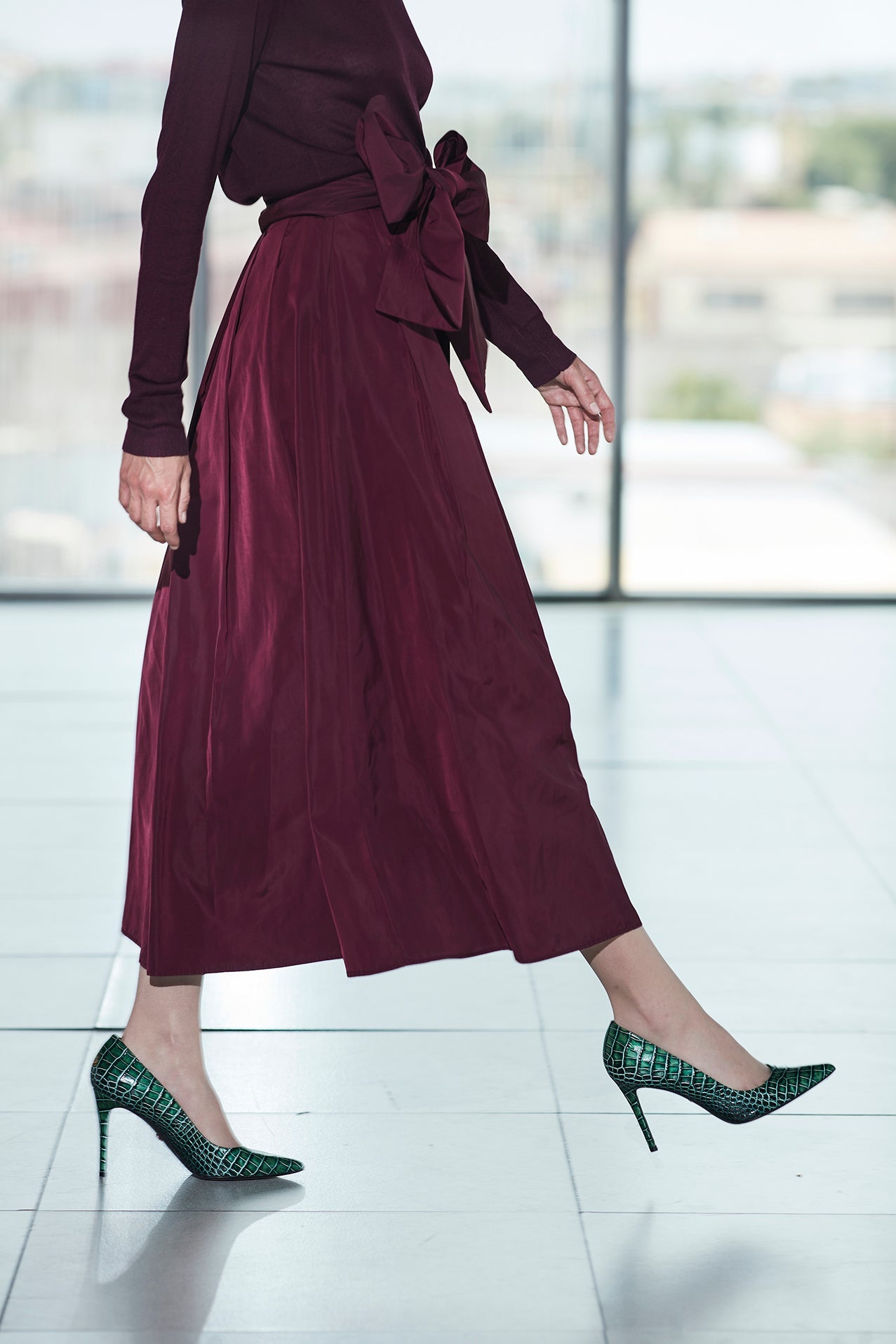 PLUM TAFFETA MIDI SKIRT - THE EXTREME COLLECTION